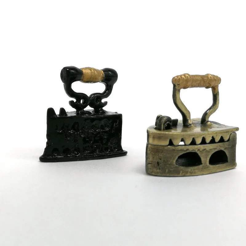 

New 1:12 Cute Mini Dollhouse Miniature Adornment An Iron Clothes Tool 20* 12*20mm Furniture Toys Doll Accessories New Year Toy