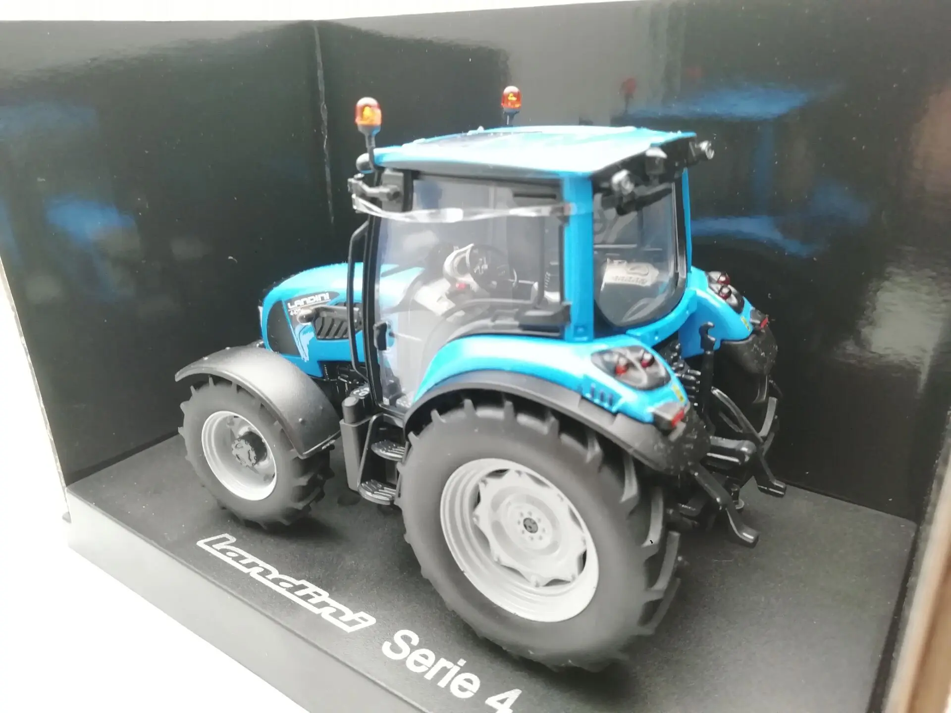 UH 4944 1:32 trakteur Landini 4,105 сельскохозяйственные тракторы сплав игрушечный автомобиль игрушки для детей литая под давлением модель подарок