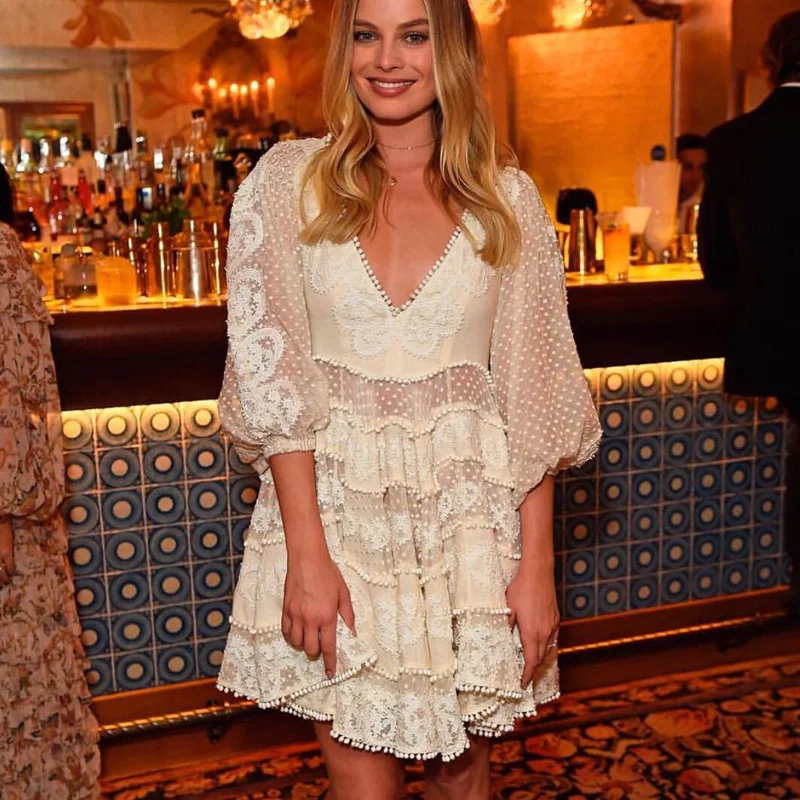

2018 Fashion Summer Autumn V-neck Embroidery Patchwork 1/2 Sleeve Women White A-line Dress