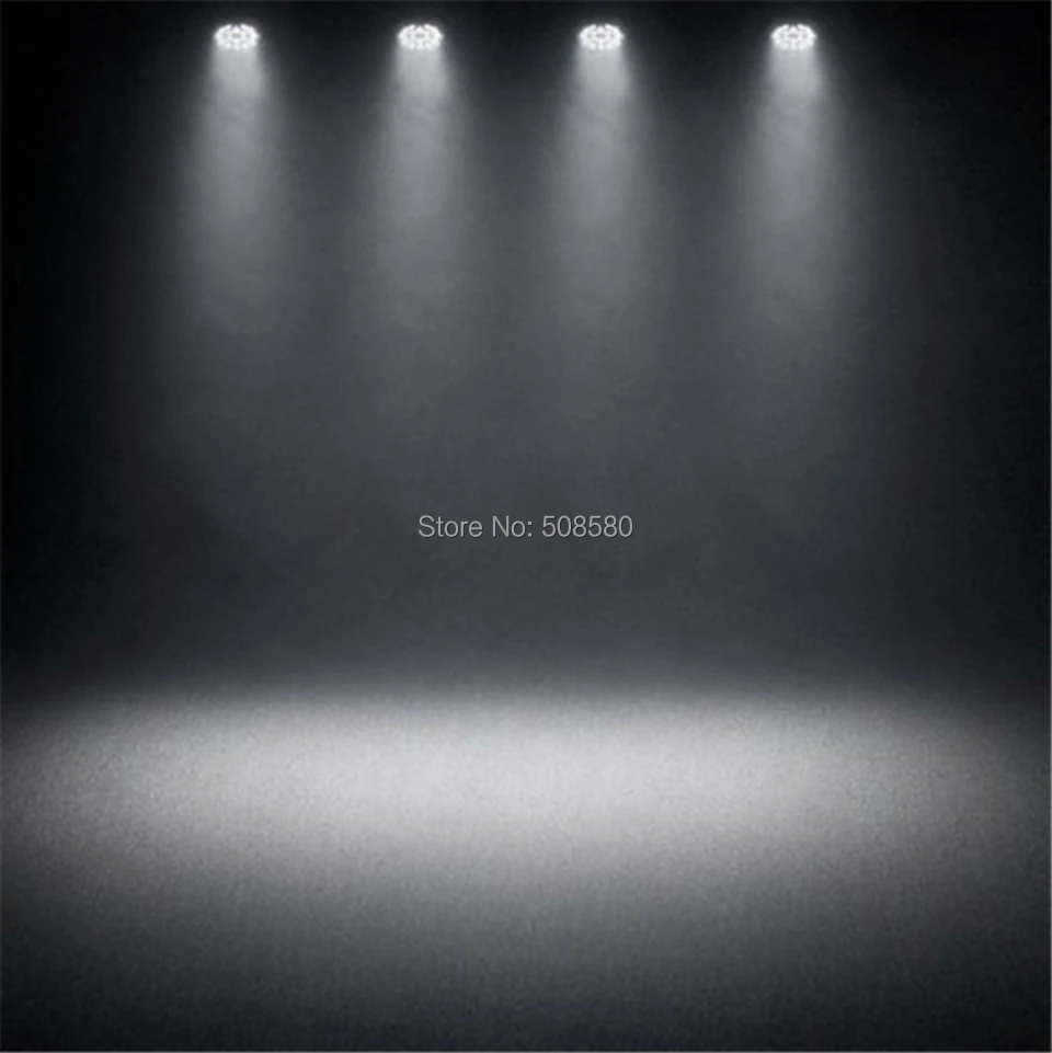 музыка микрофон. свет на сцене. Spotlight ies. свет падает сверху на предмет. красивая черная сцена.