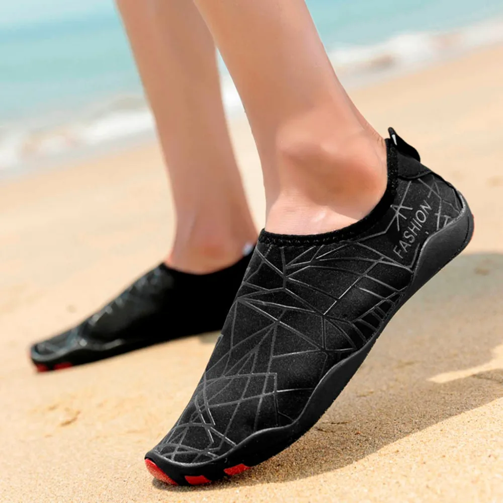 2019 Men and women beach waterproof shoes snorkeling diving shoes couple wading swimming comfort beach shoes ladies 40J25 (5)