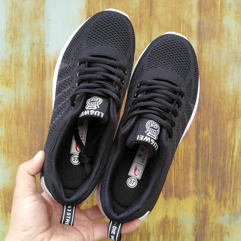 JINBEILEE 2019 Spring New Couple Models Running Shoes Women's Lightweight Sports Shoes Men's Wild Soft Bottom Casual Shoes JINBEILEE 2019 Spring New Couple Models Running Shoes Women's Lightweight Sports Shoes Men's Wild Soft Bottom Casual Shoes