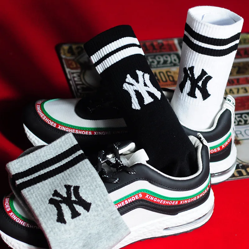 

Tide brand socks new men's Japanese characters long tube cotton socks fashion street hip hop couple socks