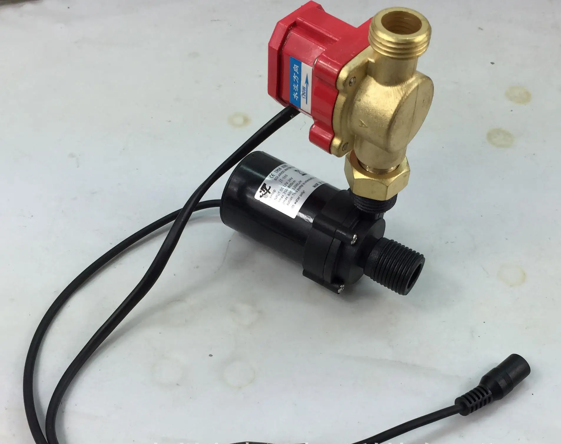2016 Best Selling High Head Brushless DC water pump 12V/24v with Flow