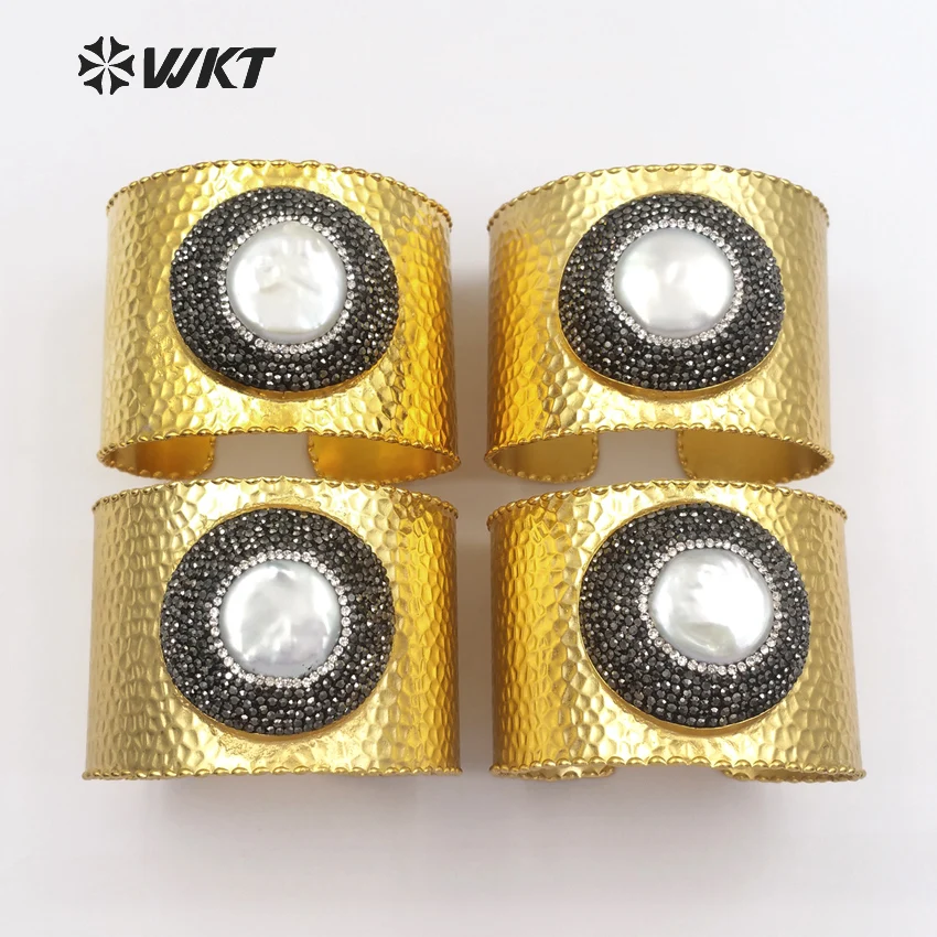 

WT-B179 New Design Natural Freshwater Pearl With Sparkly Rhinestone Pave In Middle Bangle Can Adjust Women Fashion Bangles