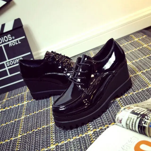 En angleterre Petites Nouvelle Épaisses Femmes Sauvages Semelles Cuir Rétro Ronde Chaussures De À Printemps Rouge Noir Tête Verni vin xBz8Ywqc