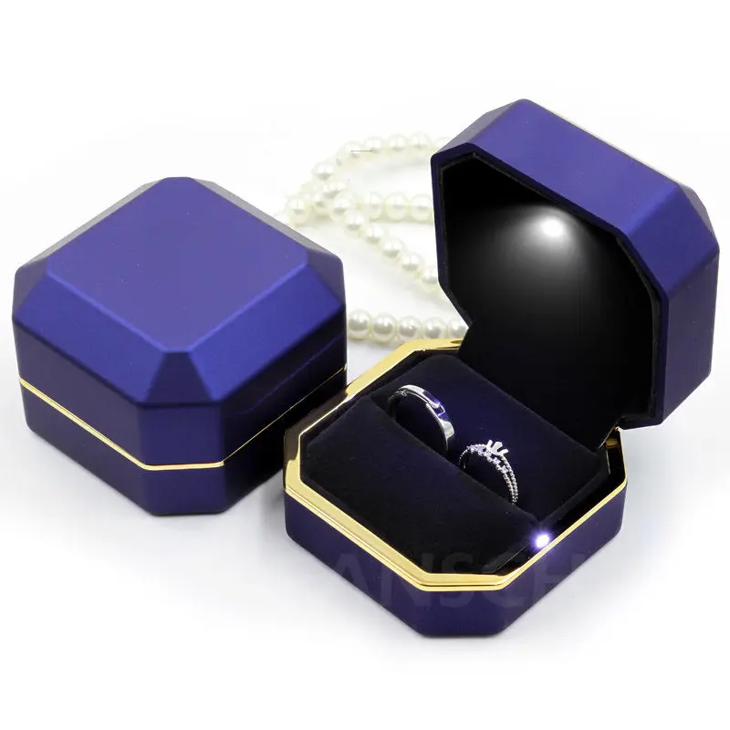 

High Quanlity Square Wood Box With Light Fashion Romantic Jewelry Wooden Ring Boxes Coffee Color Gift Box W012