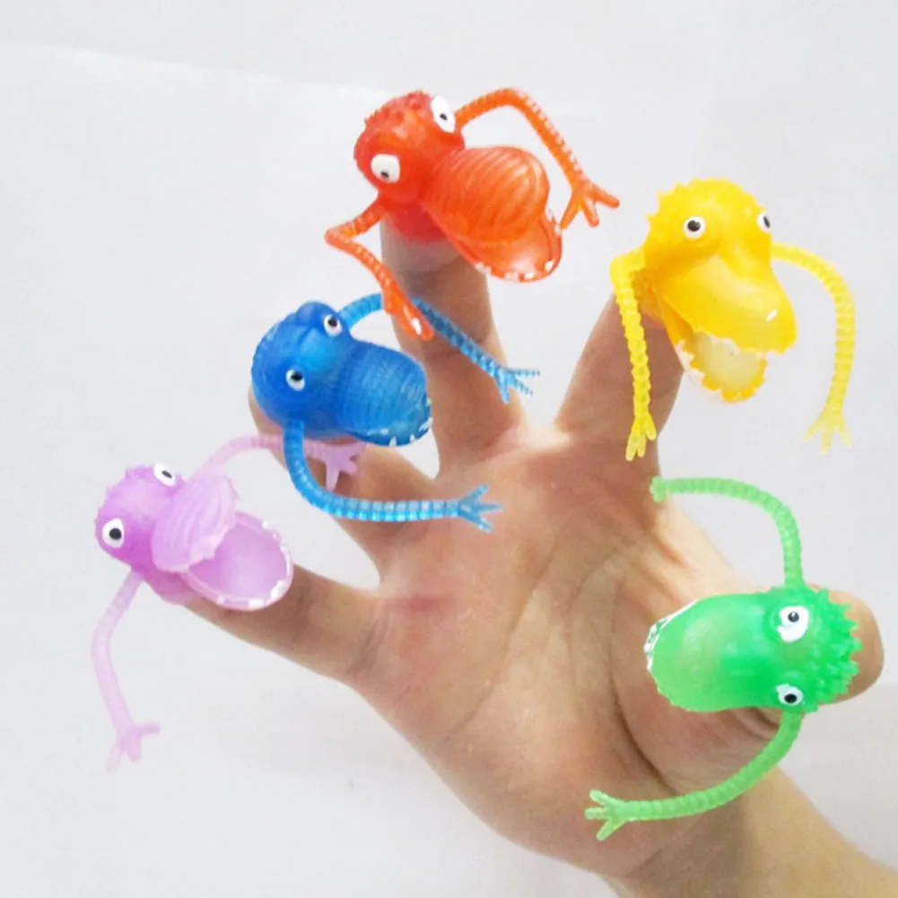 Color Random Novel Plastic Finger Puppet Story Mini Dinosaur Toys With