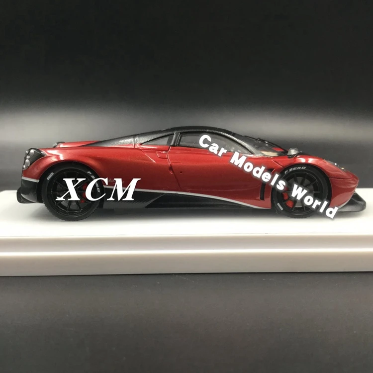 Полимерная модель автомобиля для TSM модель Huayra Pacchetto темпеста 1:43(красный)+ маленький подарок