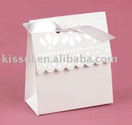 

(100 pieces/lot) Scalloped-Edge Ivory Wedding Candy Boxes For Party decoration gift box and Bridal shower favor box and favors