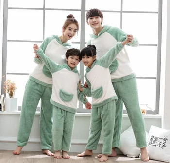 

Family Matching Clothes Outfits Look Pajamas Girl Warm Thicken Tracksuit Pajamas Cartoon Daddy Mommy and Me Baby Boy Suit