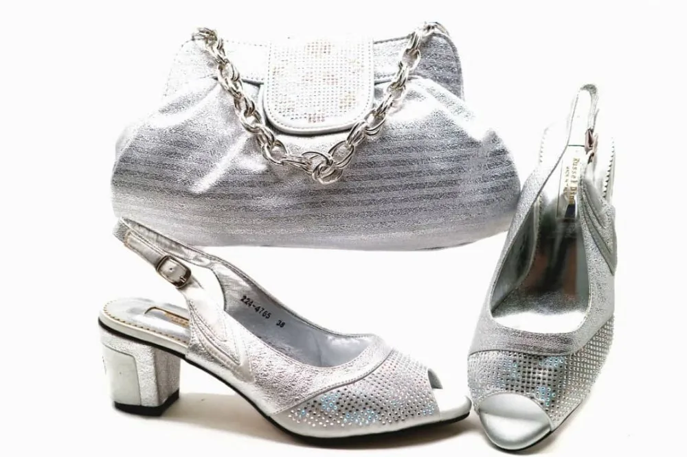 Top 2 1 Emparejan 2 2 3 Conjuntos Las De Nigeria Venta 2 Bolsos Y Boda Los 2 2018 2 Zapatos 4 Bolsas Moda Mujeres 5 En Que Partido rSHr7q