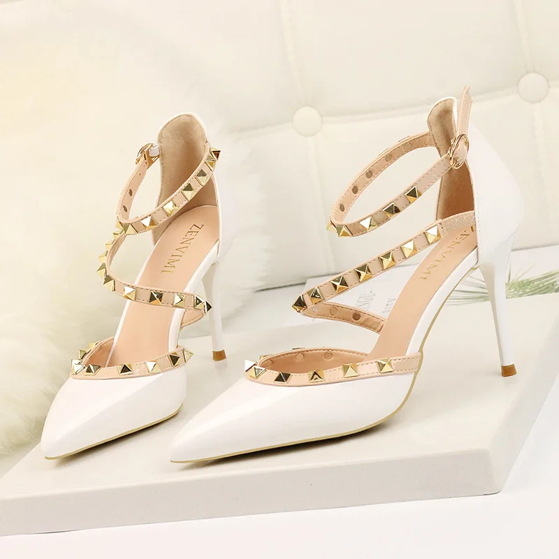 

Sexy Pointed Toe Rivet High Heels Women Pumps Thin Heels Ladies Shoes Fashion 2019 Spring Summer Platform White Dress Shoes New