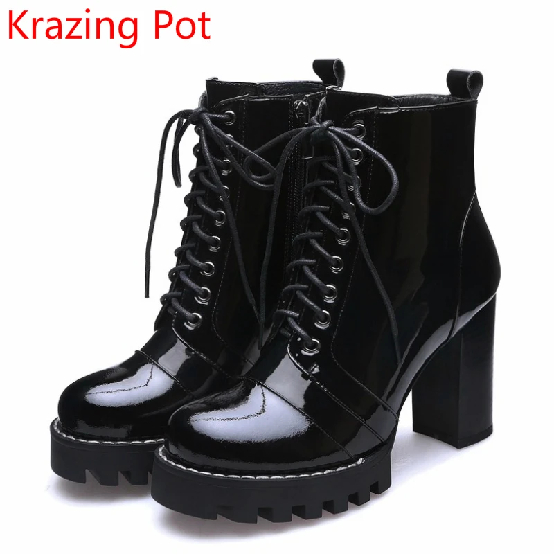 

2018 Superstar Patent Leather Round Toe Platform High Heels Lace Up Boots Winter Nightclub Warm Rivets Fashion Ankle Boots L9f2
