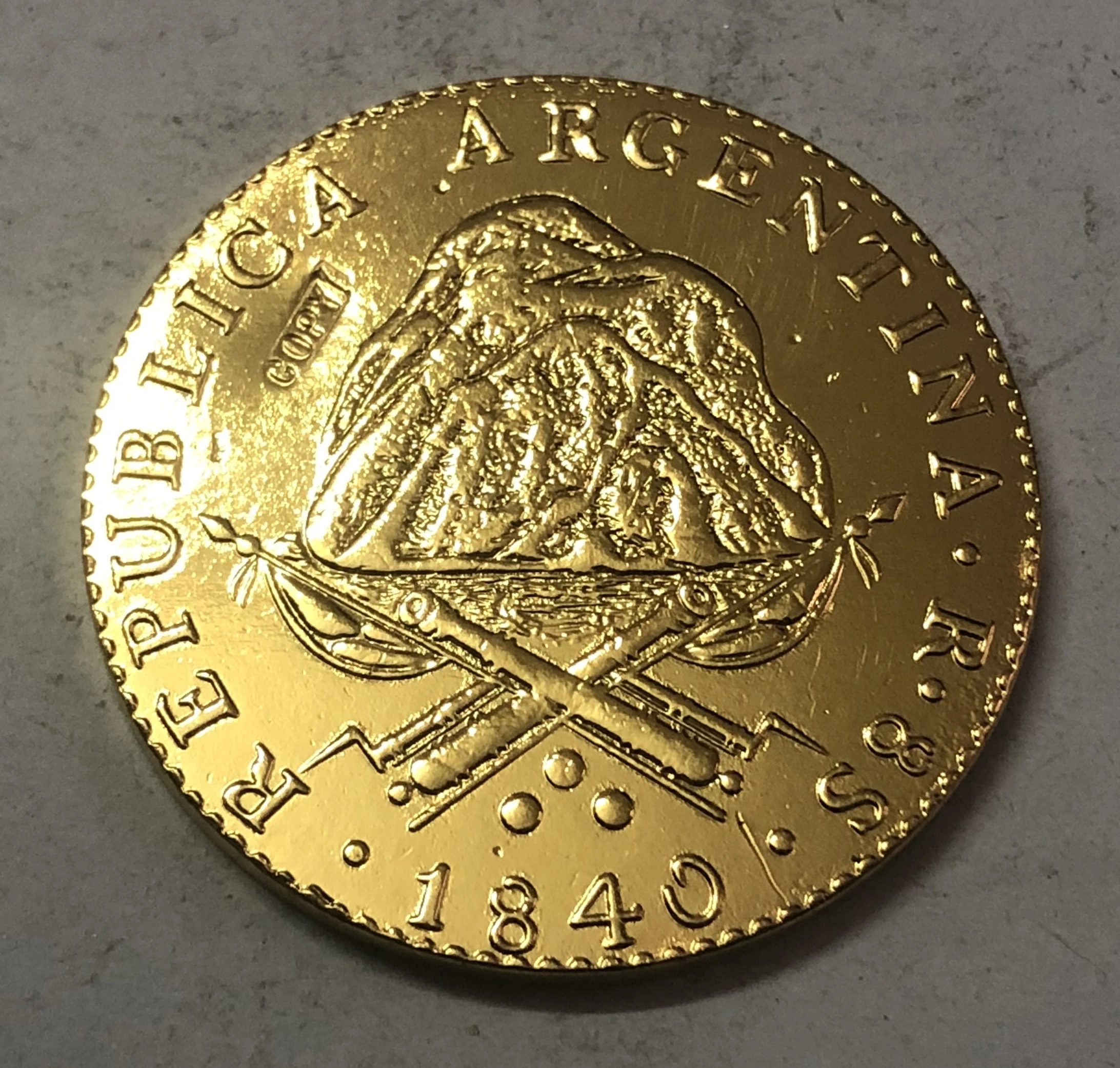 1840 R La Rioja (аргентинские провинции) 8 Escudos Золотая копия монеты 35 мм|Безвалютные