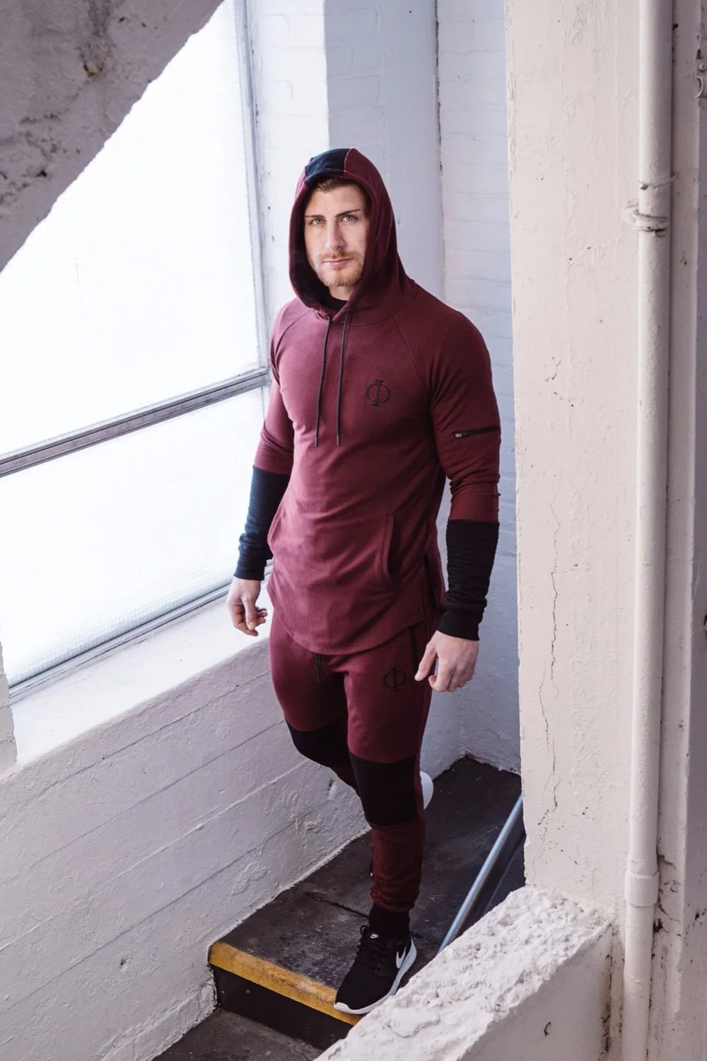 Hoodie.burgendy.odingear.fitness.gym.front_b7208921-d4d3-4a90-a394-61a8bb4d44c3_2000x