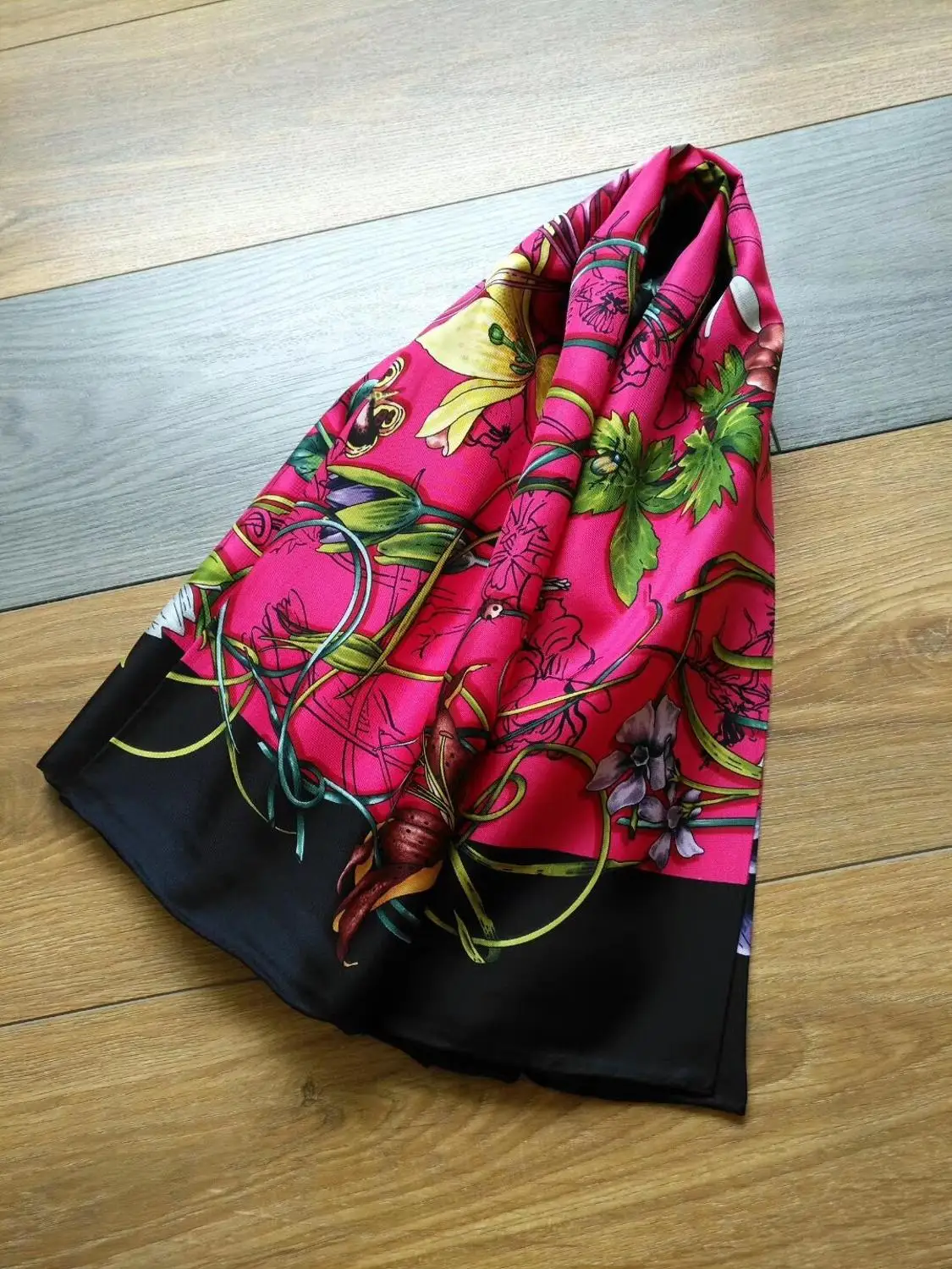 

2019 new arrival fashion classic flower pattern 100% silk scarf 90*90 cm square shawl twill wrap for women free shipping