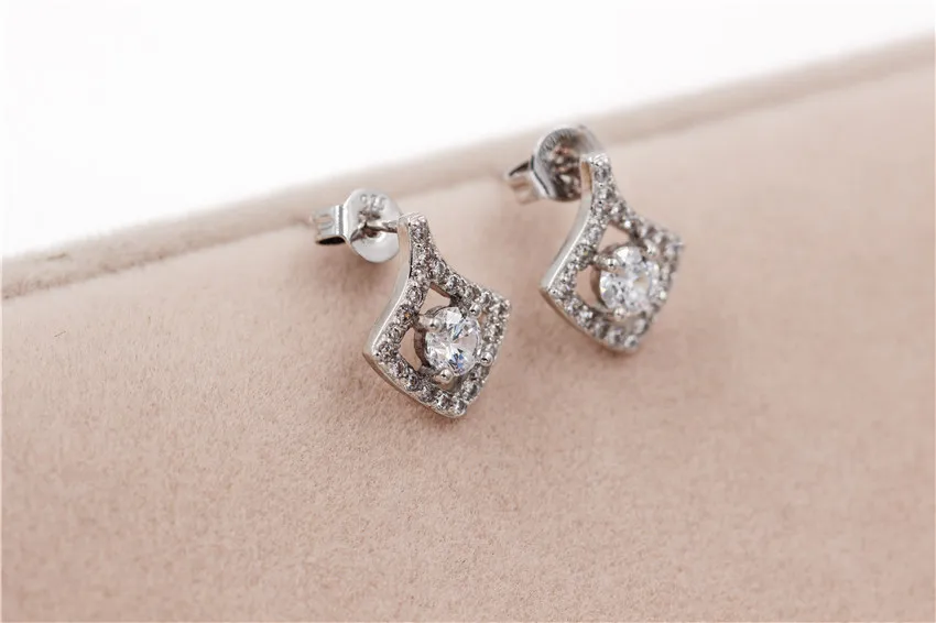 Uloveido Silver Color Fashion Wedding Jewelry Sets Triangle Shell Shape Woman Earrings and Necklace Jewelry Set 5% Off YT321 (Jewelry set White) 11 IMG_9535 -