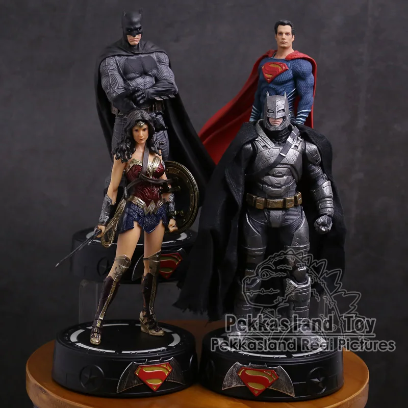 En Ligne DC COMICS Super héros Batman merveille femme Superman Statue avec lumière LED PVC Figure à collectionner modèle jouet