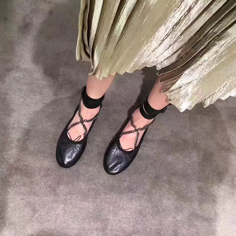 

2018 Hot Spring Autumn Shoes Woman Casual Ballet Flats Metal Chain Cross-tied Round Toe Flats Design Leather Woman Cozy Shoes