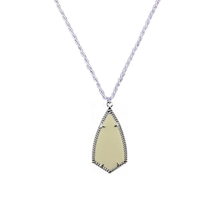 N3354 Silver Cream