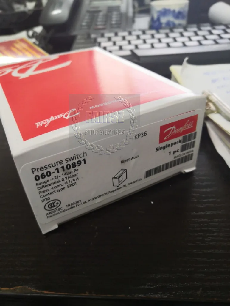 Новый и оригинальный датчик давления DANFOSS KP36 060 110891 можно заменить 110866