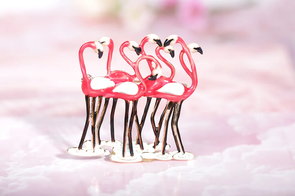 Эмаль blucome Розовый фламинго группа Броши для женщин любовь милые подарки на день рождения Одежда Пальто нагрудные булавки аксессуары брошь в виде животного