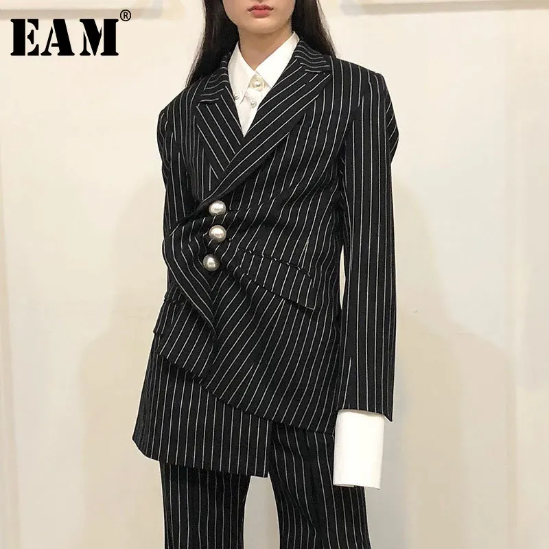 

[EAM] 2019 Spring Woman Two Styles Imitation Pearl Buckle Long Sleeve Turn-down Collar Pleated Tight Waist Coat LE034