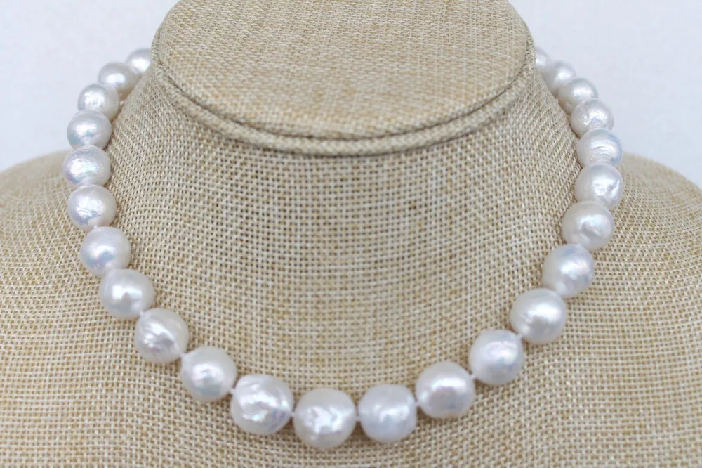 

Free Shipping >>Gorgeous White Kasumi-like Winkled Pearl Necklace