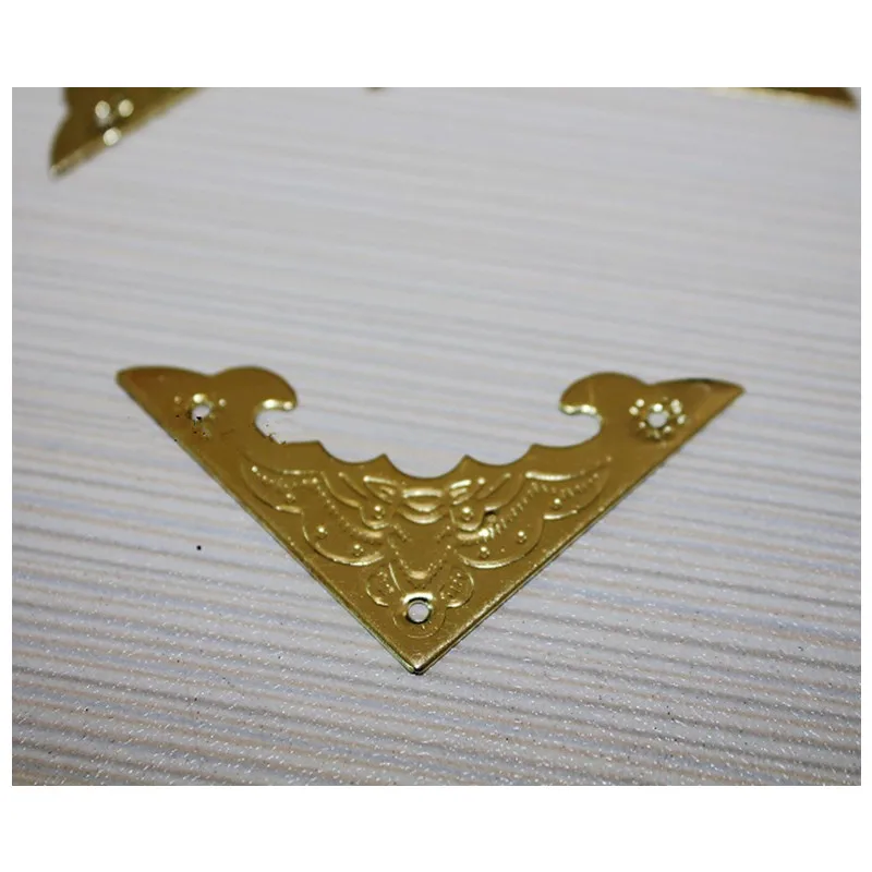 Filigree-Triangle-Bat-Coner-Cabochon-Ancient-Yellow-Corner-Flatback-Metal-Embellishments-Scrapbooking-Decor-For-Wooden-Box (4)