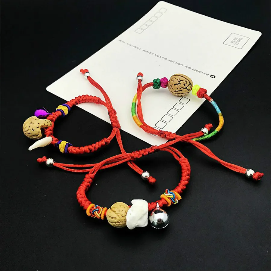 

2019 New Fashion Dog Tooth Chain & Link Bracelets the Bell Red Rope Good Luck Hand Catenary