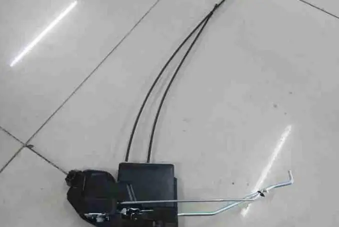 Привод дверного замка передний левый 2002-2006 для hyundai Santa Fe OEM 8131026011 81310-26011