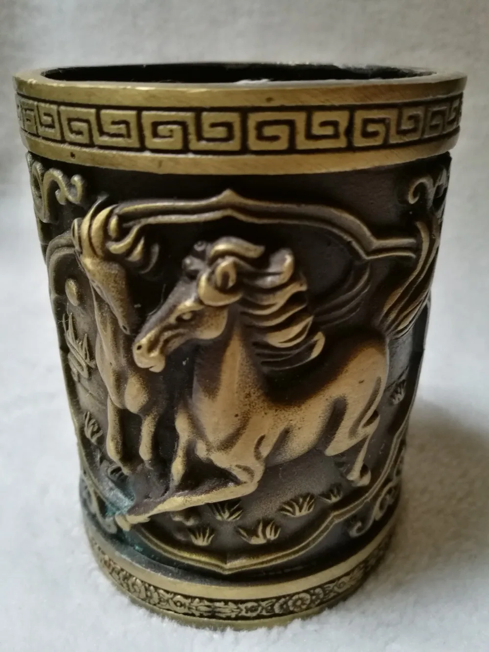 

Archaize Bronze relief carving pen container Decoration double Horse pattern