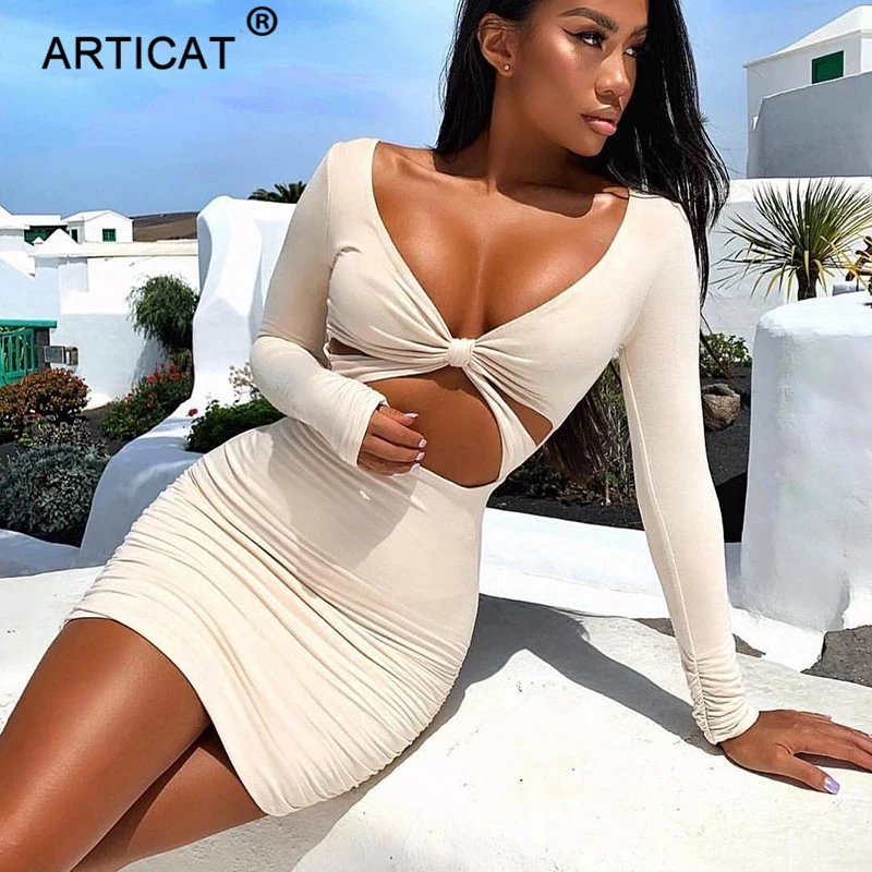 Prix Article blanc Sexy évider femmes robe d été 2019 à manches longues col en v moulante plissée courte robe décontracté plage robes de fête