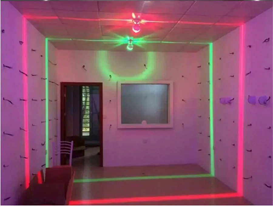 3881300915_2044768196