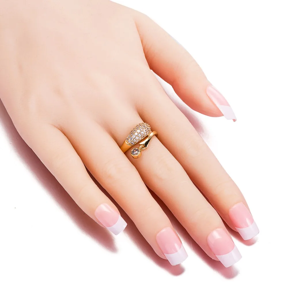 Высокое качество Золотой лаконичный Классический CZ обручальное кольцо Австрийские кристаллы кулон кольцо ювелирные изделия для различных случаев дропшиппинг