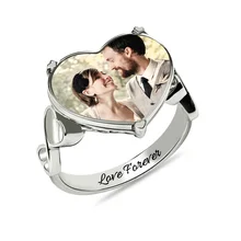 Comercio al por mayor Color de La Foto Del Corazón Grabado Memorial Anillo de Regalo de Oro Blanco Color