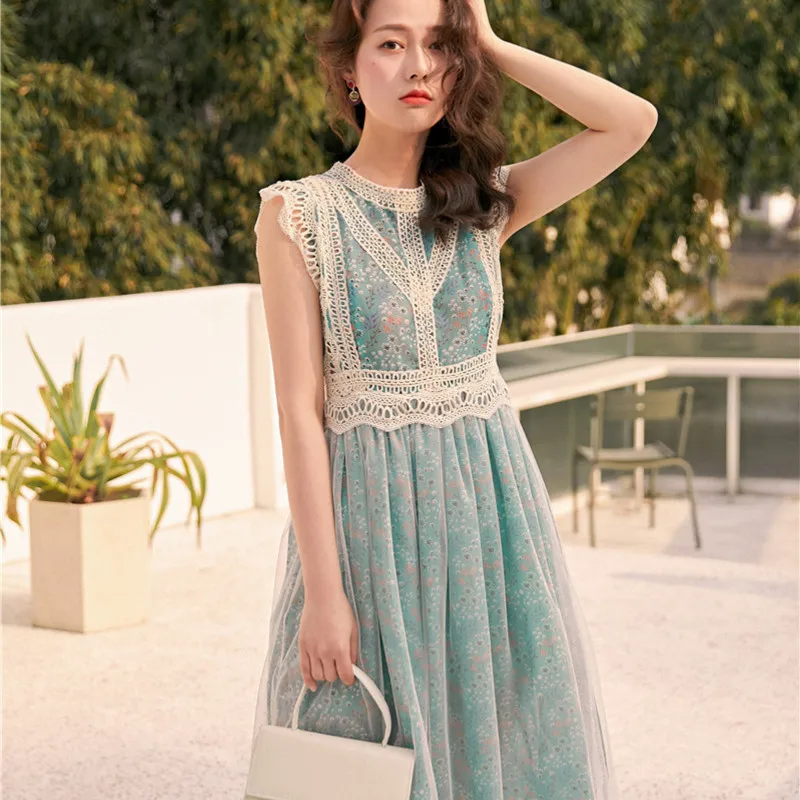 

Sunday Seoul French romantic hollow-out gauze sleeveless vest dress lace small broken flower dream