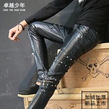 Новинка; качественные брюки; сезон осень-зима; мужские модные кожаные штаны; облегающие брюки из искусственной кожи в байкерском стиле