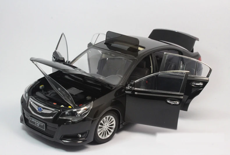 1 18   SUBARU LEGACY black 7