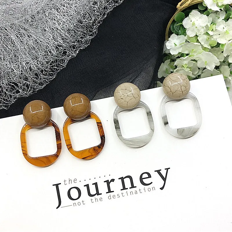 

AOMU 2019 New Leopard Resin Acrylic Geometric Round Irregular Hollow Stud Earrings For Women Girl Jewelry Brincos