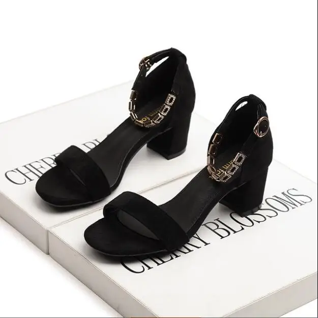 

2019 New Summer Fashion String Bead PU Leather Med Heel Shoes Soft and Light Lace-up Square Heel Shoes for Women Dropshipping