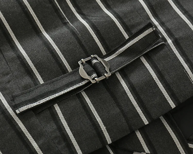 3652005925_2068599042