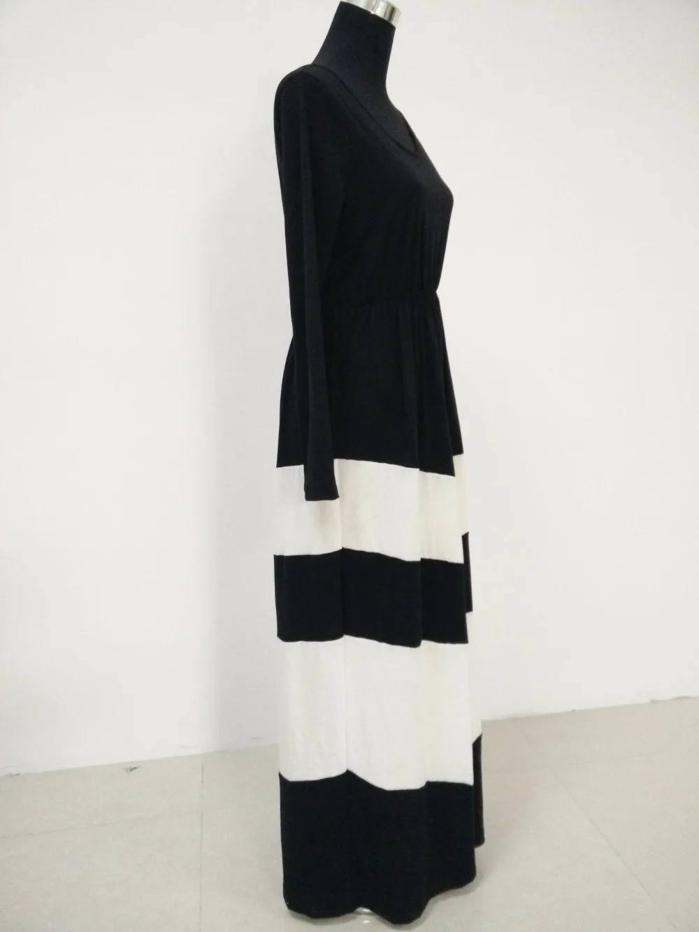 New mother daughter dress family matching clothes mommy and me long dresses black and white striped long sleeve elegant dress