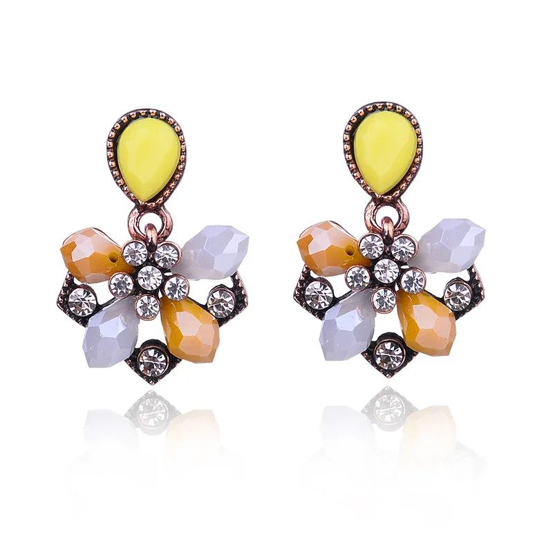 

LUBOV Gorgeous Flower Petals Piercing Earrings Colorful Crystal Stud Earrings Rhinestone Inlaid Women Jewelry Christmas Gift