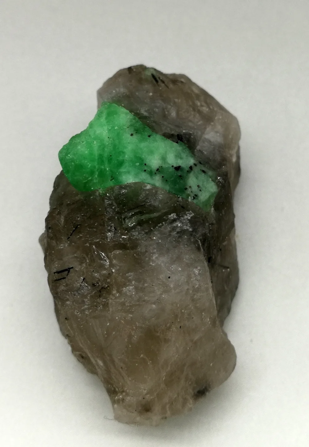 

18g Natural Emerald Green mineral crystal specimen gem grade quartz teaching specimens stone collection from China