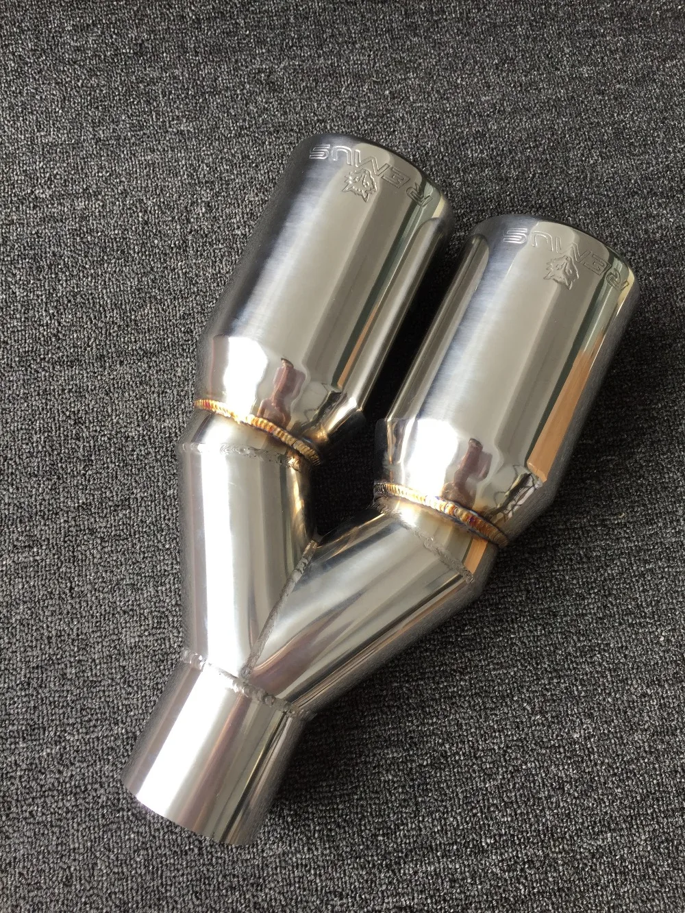 Silenciador de Cano de Escape Polegadas e de Aço Estilo de Carro Polida de 2.5 Ponta Inoxidável Formato Duplo Universal Espelhado y 10 High Quality Automóveis e motos