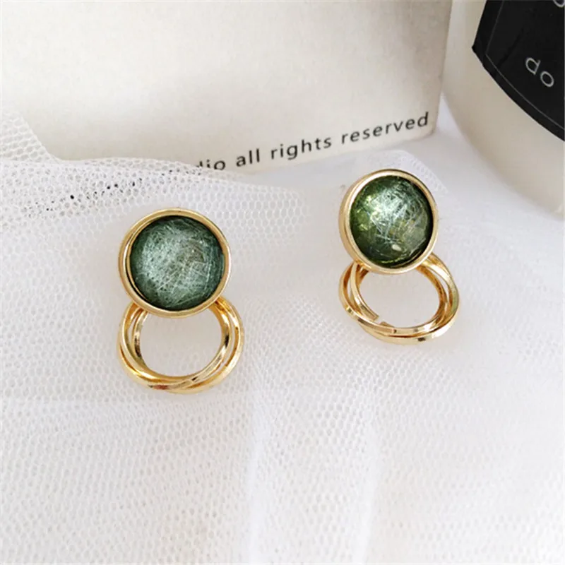 

Fashion Metal circular earrings female Vintage circle resin earrings gradient color delicate stud earrings for women jewelry