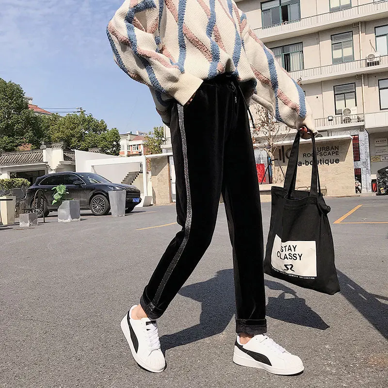 حار 2019 جديد أزياء المرأة الخريف والشتاء عالية مرونة وجيدة جودة سميكة المخملية السراويل الدافئة طماق الجانب الفضة قطاع