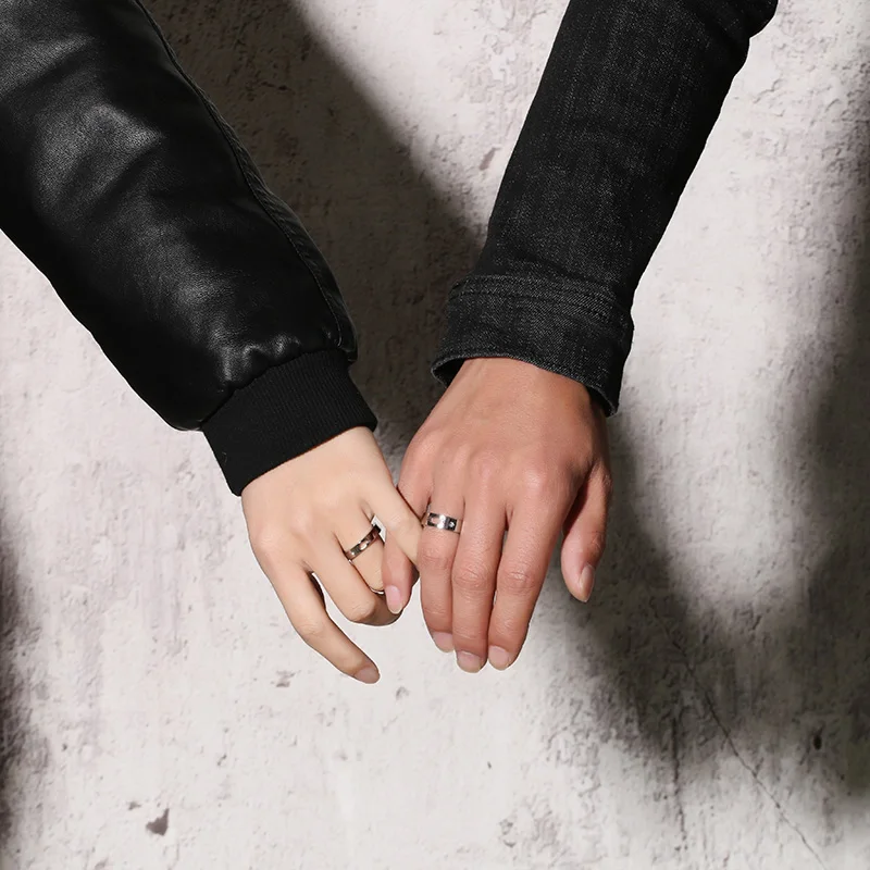 NEWBUY 2018 New Fashion Stainless Steel Hollow Out Feet Clear Cubic Zirconia Wedding Rings For Women Men Lovers' Couple Jewelry
